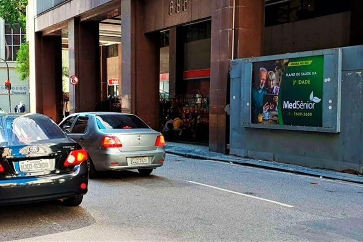 Banca Lonada — Rua Santa Luzia, 735